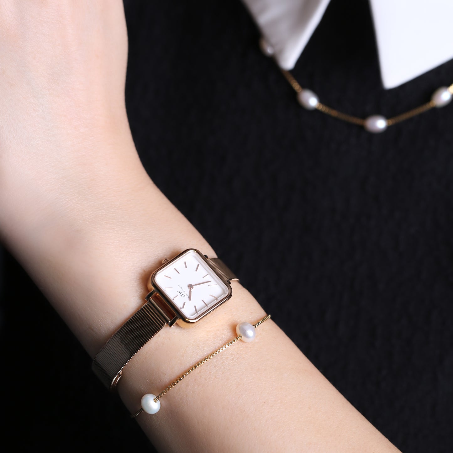 Round Cut Pearl Design Box Bracelet