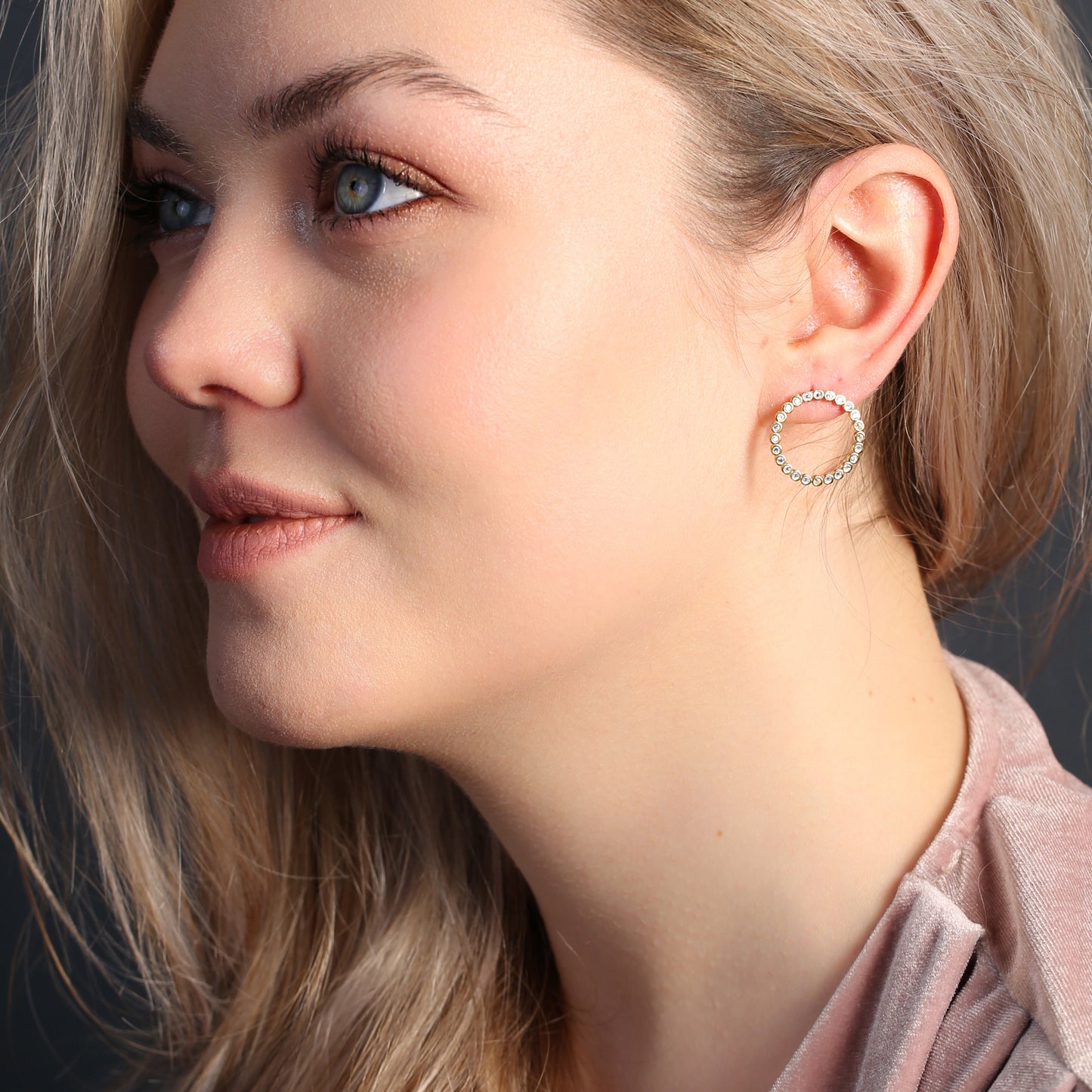 Hollow Round Shape Elegant Stud Earrings